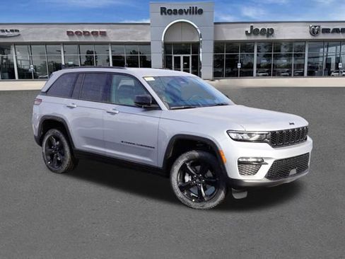 New 2025 Jeep Grand Cherokee Limited w/ Black Appearance Package AWD/4WD image 1