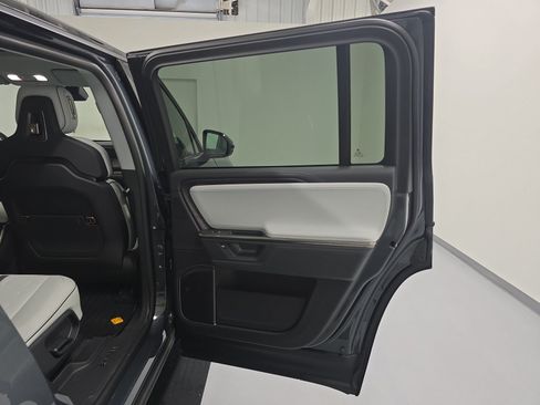 Used 2025 Rivian R1S Adventure AWD/4WD image 19