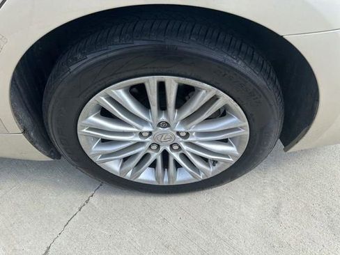 Used 2016 Lexus ES 350 w/ Premium Package w/Wood Trim image 28