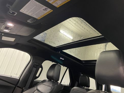 Used 2020 Ford Explorer Limited w/ Class III Trailer Tow Package image 23