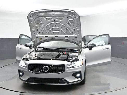 Used 2025 Volvo S60 B5 Plus AWD/4WD image 61