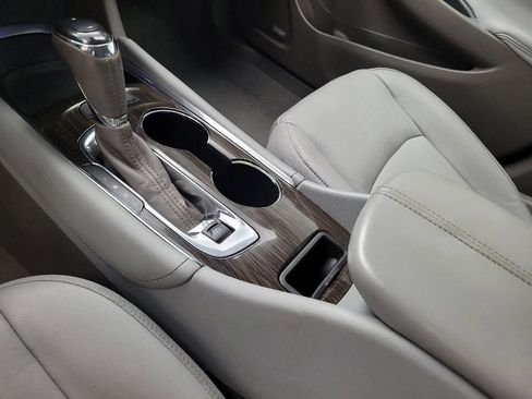 Used 2019 Chevrolet Malibu Premier w/ Sun and Wheel Package FWD image 26