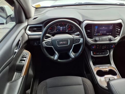 Used 2023 GMC Acadia SLE FWD image 7