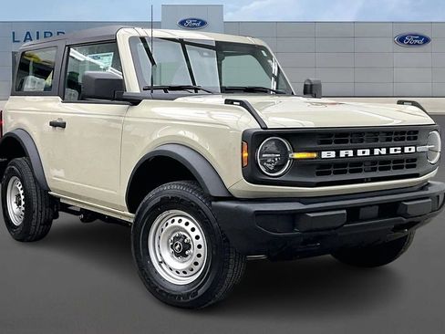 New 2025 Ford Bronco 2-Door AWD/4WD image 2