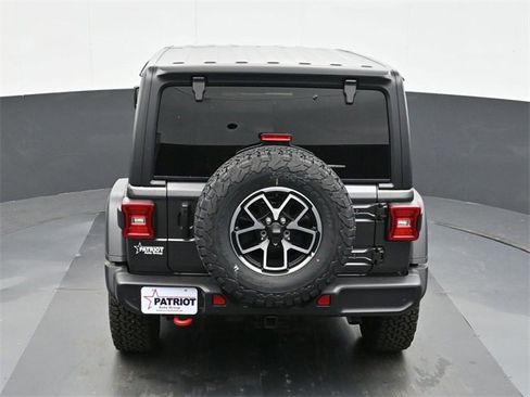 Used 2024 Jeep Wrangler Unlimited Rubicon w/ Technology Group image 28