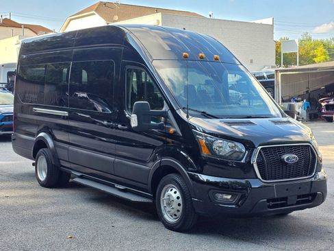 Used 2024 Ford Transit 350 XLT RWD image 8