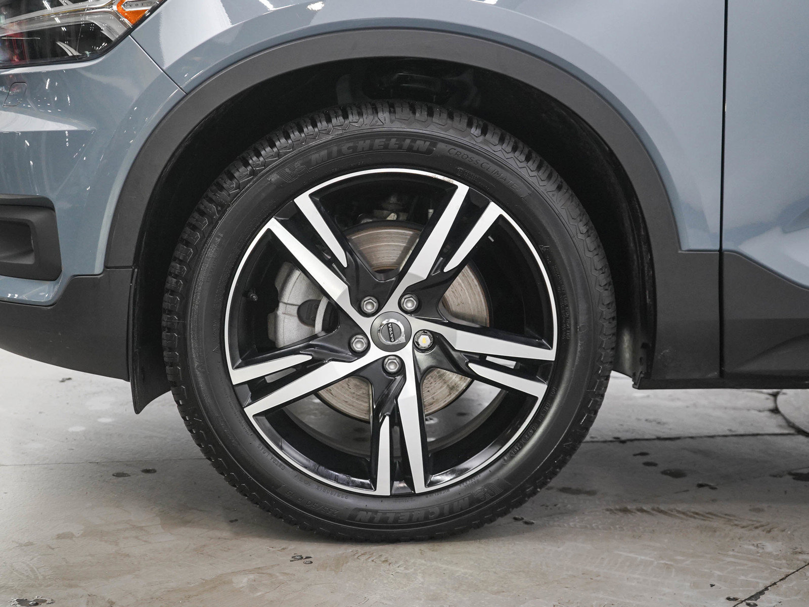 Used 2022 Volvo XC40 T5 R-Design AWD/4WD image 29