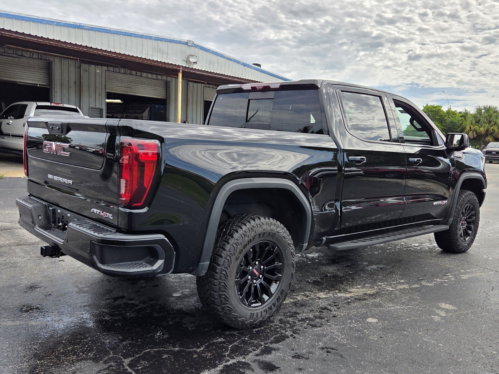 Certified 2023 GMC Sierra 1500 AT4X AWD/4WD image 5