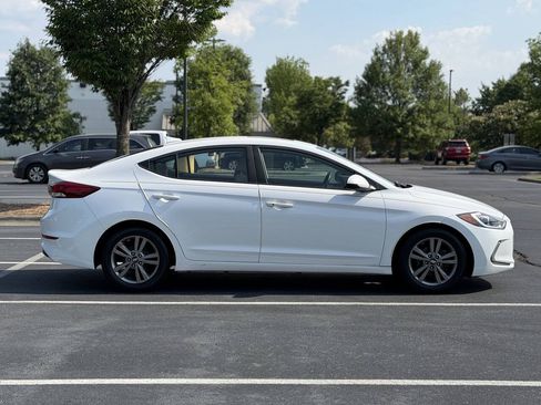 Used 2017 Hyundai Elantra Value Edition FWD image 8