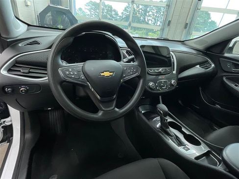 Used 2023 Chevrolet Malibu LS w/ Driver Confidence Package FWD image 13