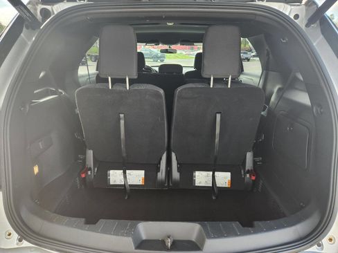 Used 2019 Ford Explorer XLT w/ Equipment Group 201A AWD/4WD image 7