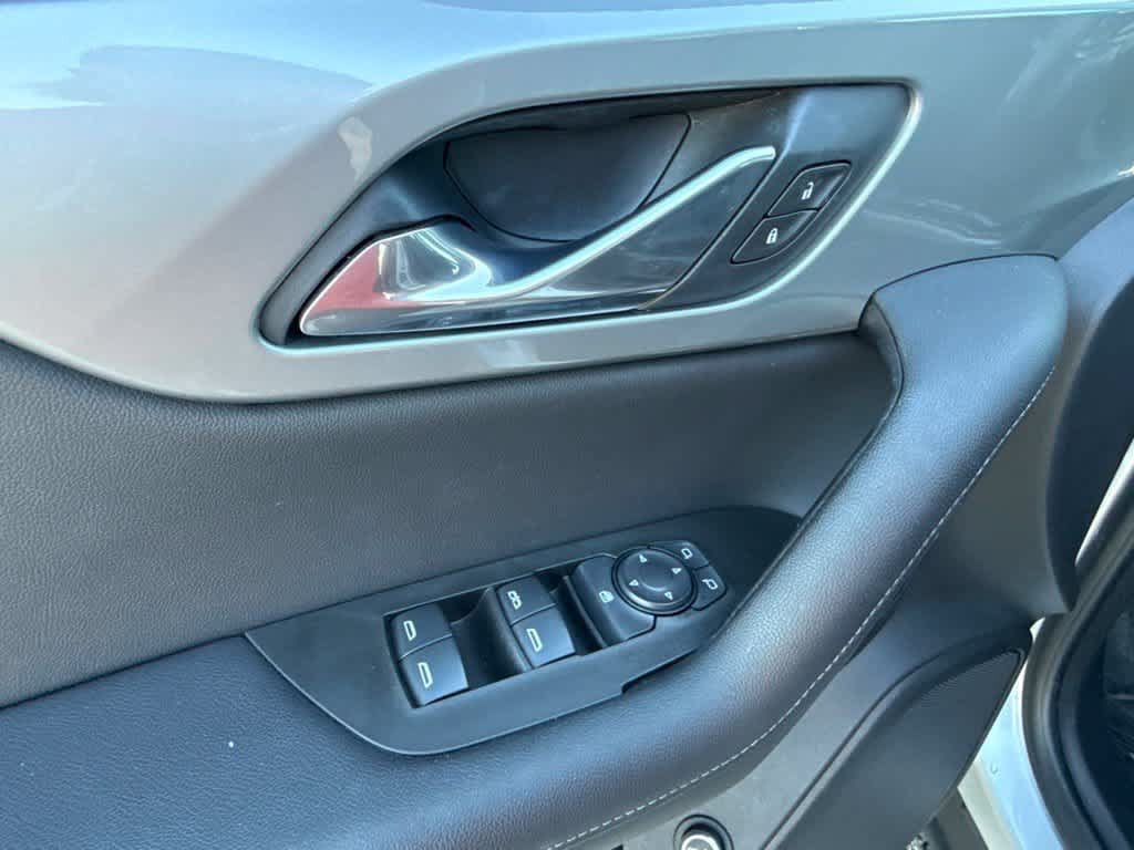 Used 2020 Chevrolet Blazer LT FWD image 16