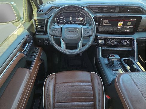 Used 2025 GMC Sierra 1500 Denali Ultimate image 11