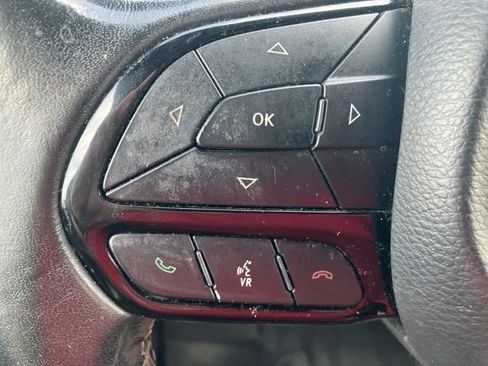 Used 2021 Chrysler Pacifica Touring w/ S Appearance Package FWD image 16