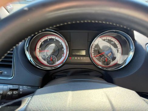 Used 2019 Dodge Grand Caravan SXT FWD image 19