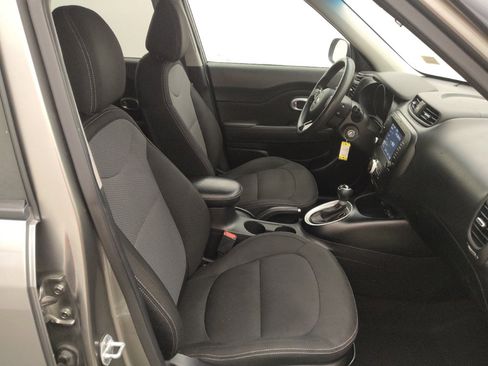 Used 2018 Kia Soul + FWD image 21