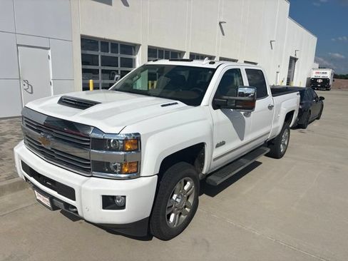 Used 2017 Chevrolet Silverado 2500 High Country w/ Duramax Plus Package AWD/4WD image 7