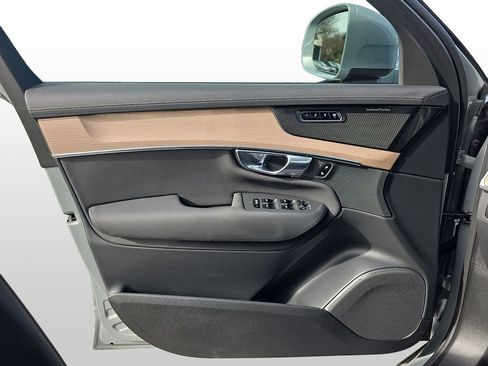 New 2026 Volvo XC90 T8 Plus image 38