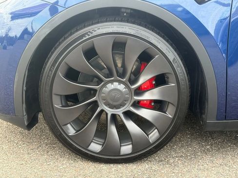 Used 2023 Tesla Model Y Performance image 38