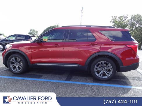 Used 2022 Ford Explorer XLT w/ Equipment Group 202A RWD image 4