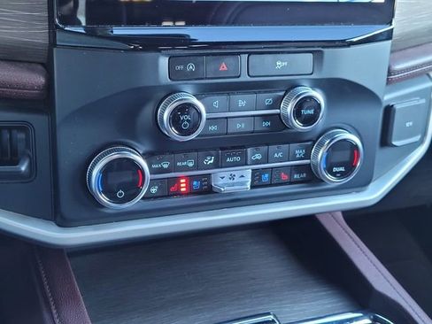 Used 2024 Ford Expedition Max Limited image 11