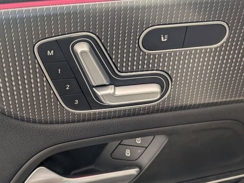 Used 2021 Mercedes-Benz GLA 250 GLA 250 image 11