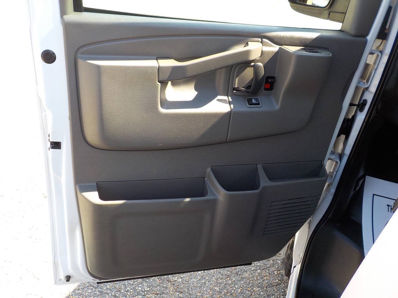 Used 2021 Chevrolet Express 2500 w/ Driver Convenience Package RWD image 13