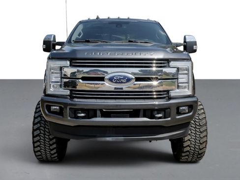 Used 2019 Ford F350 Lariat w/ Lariat Ultimate Package AWD/4WD image 3