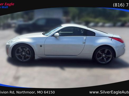 Used 2006 Nissan 350Z Enthusiast w/ (N93) Cargo Convenience Pkg RWD image 2