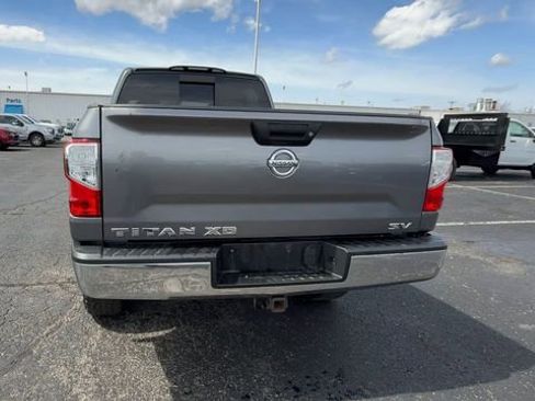 Used 2017 Nissan Titan SV RWD image 7