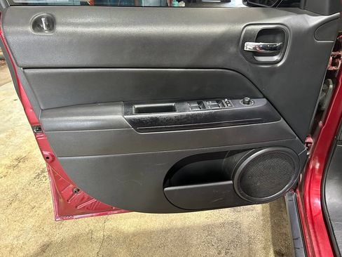 Used 2016 Jeep Patriot High Altitude AWD/4WD image 15