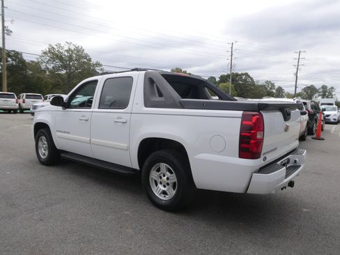 Used 2008 Chevrolet Avalanche LT w/ LT Preferred Equipment Group image 8