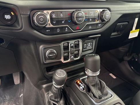 New 2026 Jeep Gladiator Sport AWD/4WD image 22