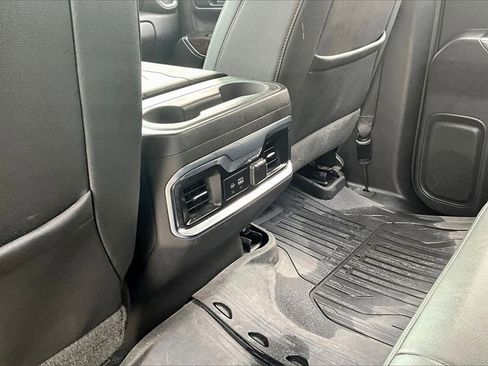Used 2022 GMC Sierra 1500 SLT image 11