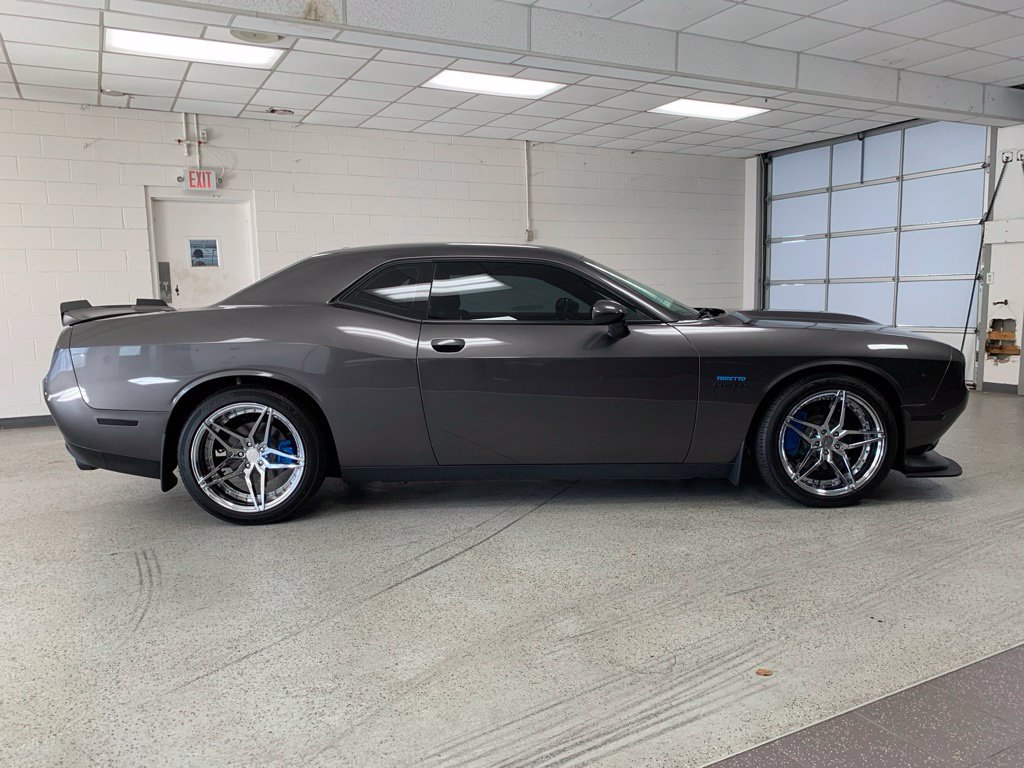 Used 2022 Dodge Challenger R/T w/ Blacktop Package RWD image 8