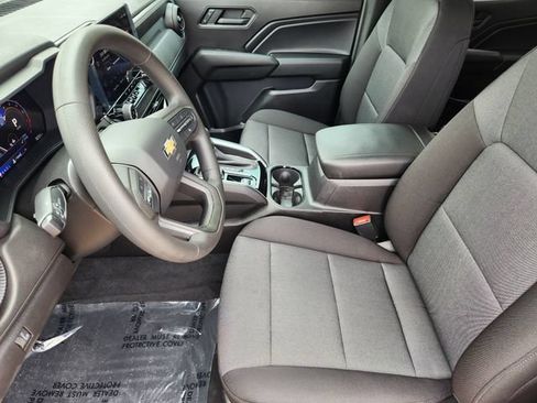 Used 2025 Chevrolet Colorado W/T w/ WT Custom Package RWD image 4