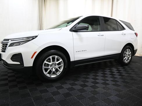 Used 2023 Chevrolet Equinox LS w/ LS Convenience Package AWD/4WD image 7