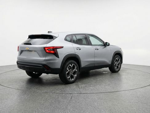 Used 2025 Chevrolet Trax LT image 9