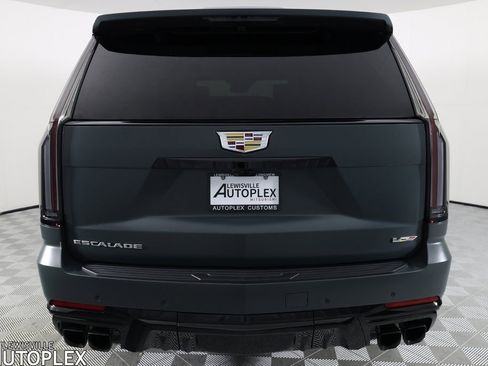 Used 2026 Cadillac Escalade V w/ LPO, Floor Liner Package image 6