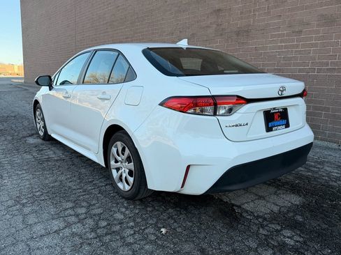Used 2024 Toyota Corolla LE image 3