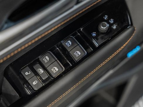 New 2024 Jeep Grand Wagoneer Series III w/ HD Trailer Tow Package image 45