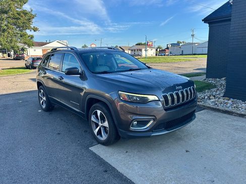 Used 2020 Jeep Cherokee Limited AWD/4WD image 3