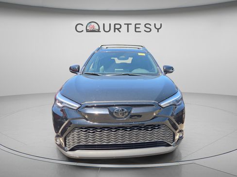 Used 2025 Toyota Corolla Cross AWD Hybrid w/ Convenience Package image 4