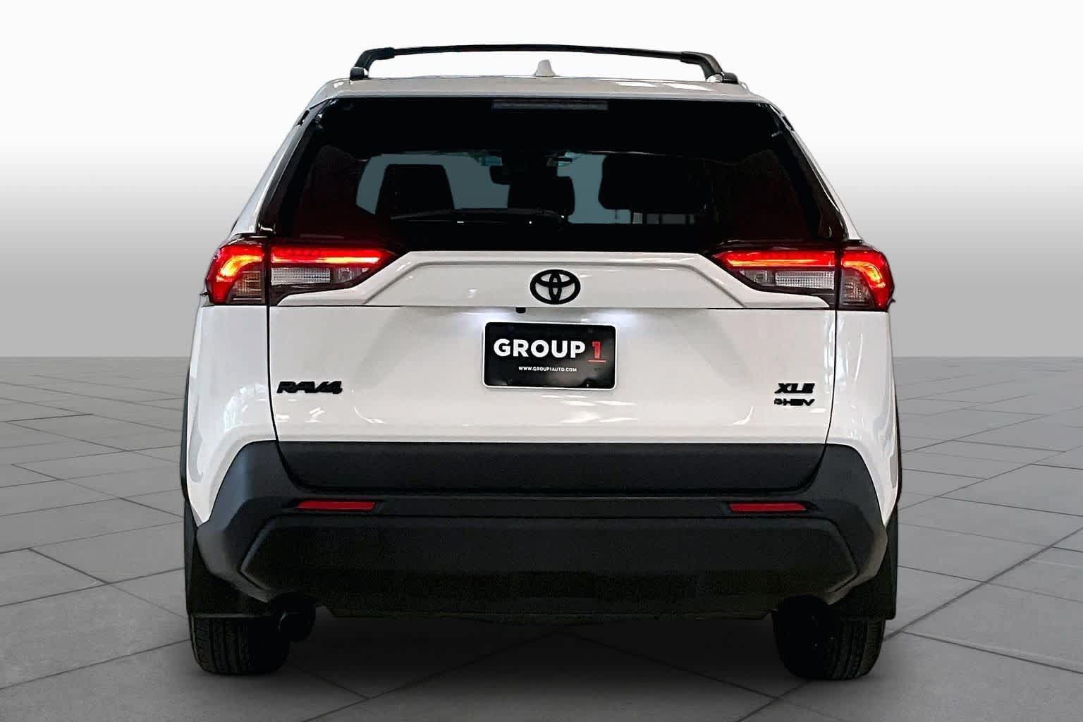 Used 2025 Toyota RAV4 XLE w/ Convenience Package AWD/4WD image 4