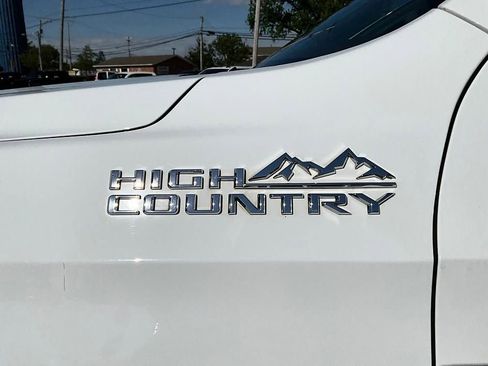 Used 2023 Chevrolet Tahoe High Country AWD/4WD image 12