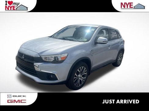 Used 2017 Mitsubishi Outlander Sport ES FWD image 1