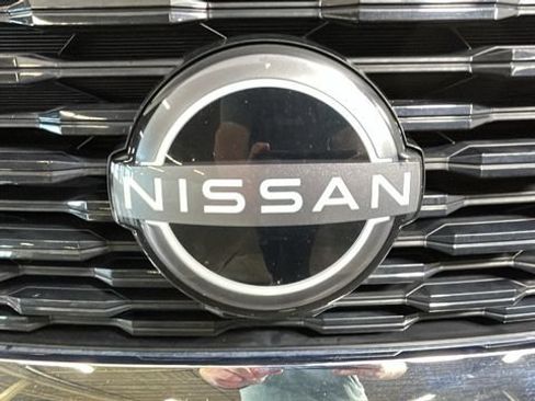 Used 2023 Nissan Rogue SV AWD/4WD image 8