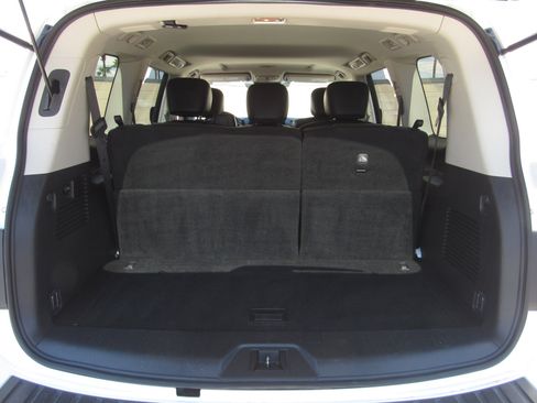 Used 2024 Nissan Armada SL image 13