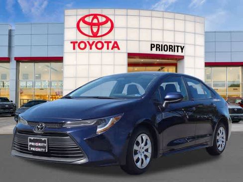 Used 2023 Toyota Corolla LE FWD image 1