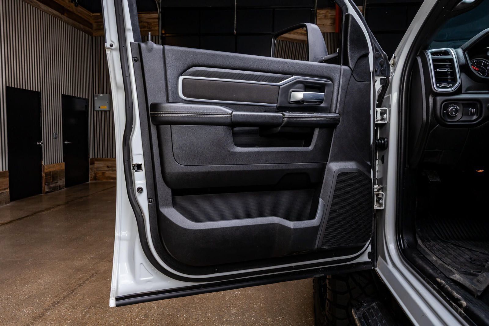 Used 2025 RAM 2500 Lone Star AWD/4WD image 42
